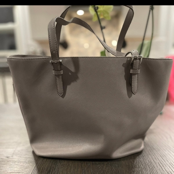 Michael kors jet set large tote leather pearl silver/ Gray with matching wristle - Picture 4 of 12